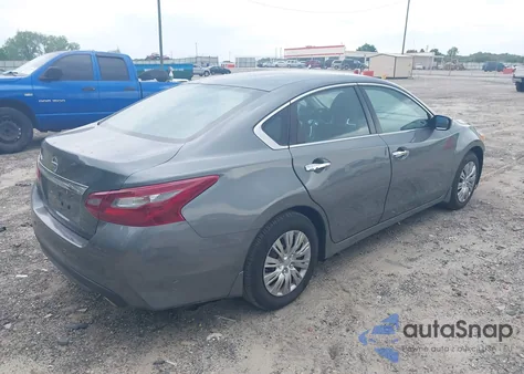 2018 Nissan Altima 2.5 S z USA, uszkodzony, nr VIN 1N4AL3AP3JC128022